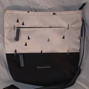 Sherpani Purse